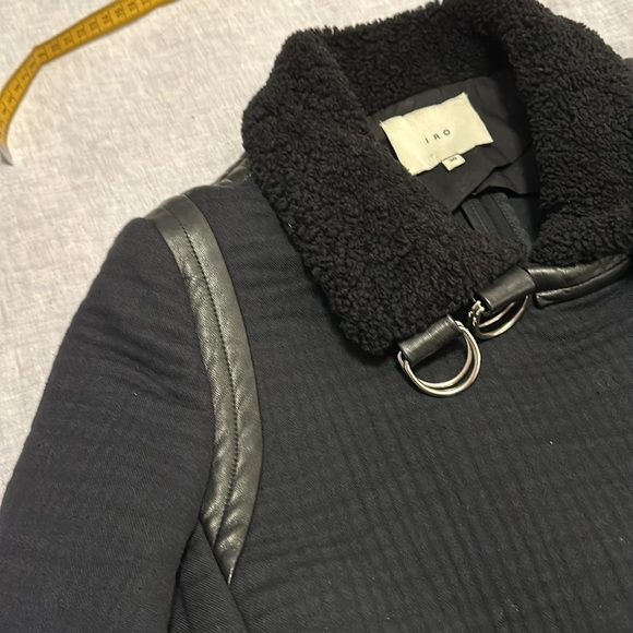 Size 36 IRO Navy Jacket with Shearling Collar and Black Lamb Leather Belt - Picture 4 of 7